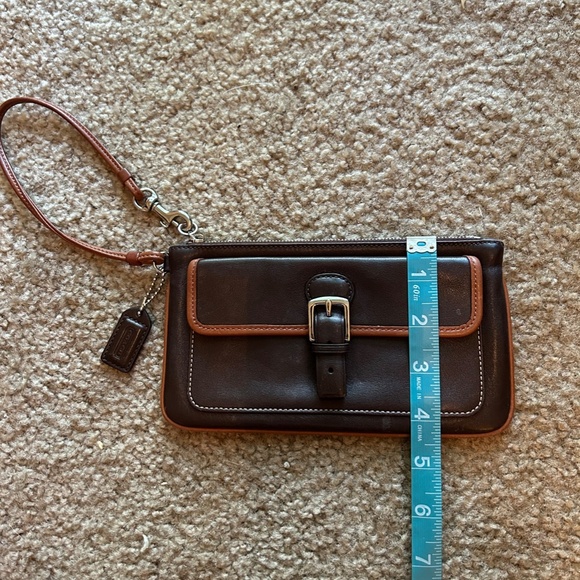 Coach Authentic Vintage Mini Brown Leather Wristlet With Buckle Front - Picture 8 of 8